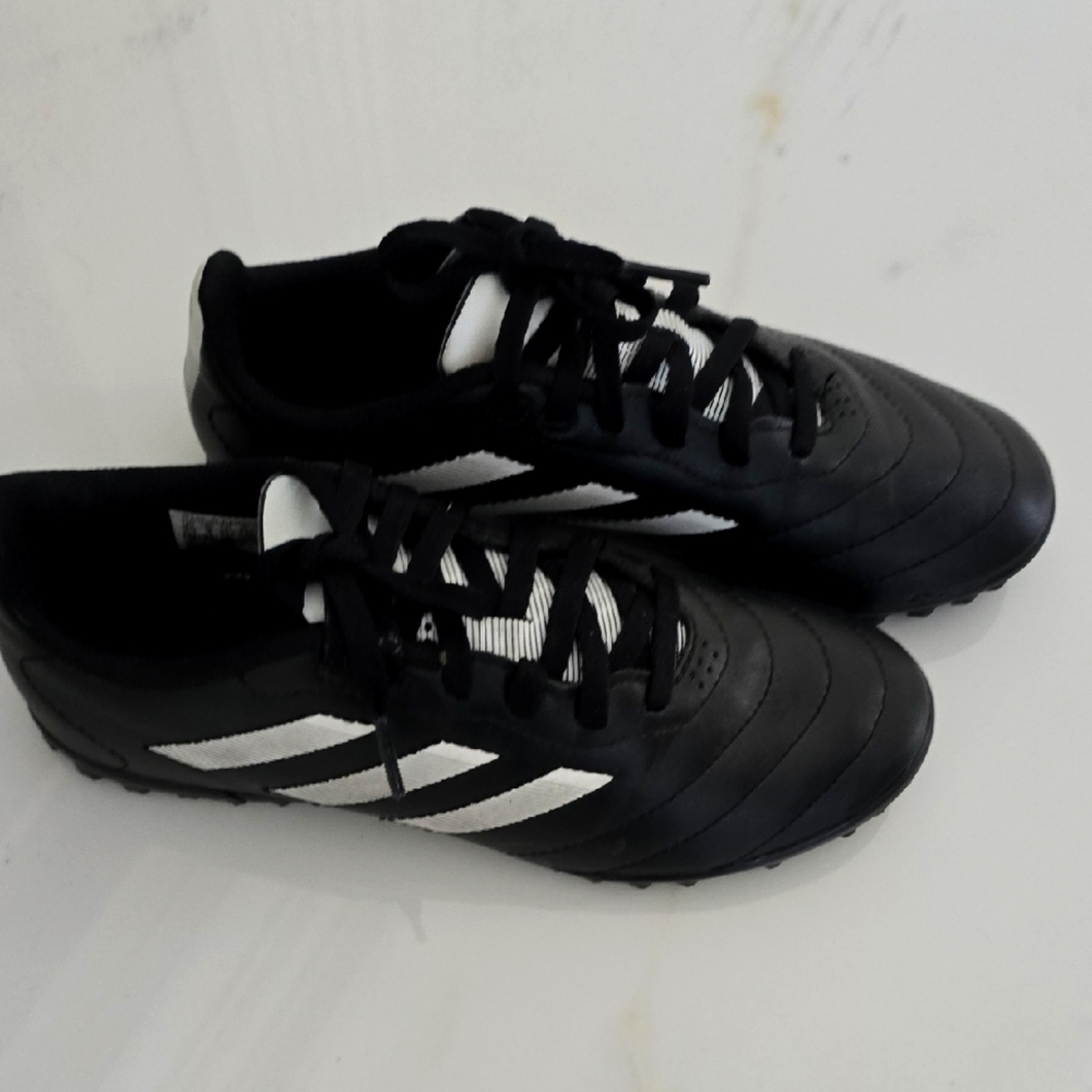 Adidas Black and White Youth Turf Indoor Soccer Shoes Size 3.5